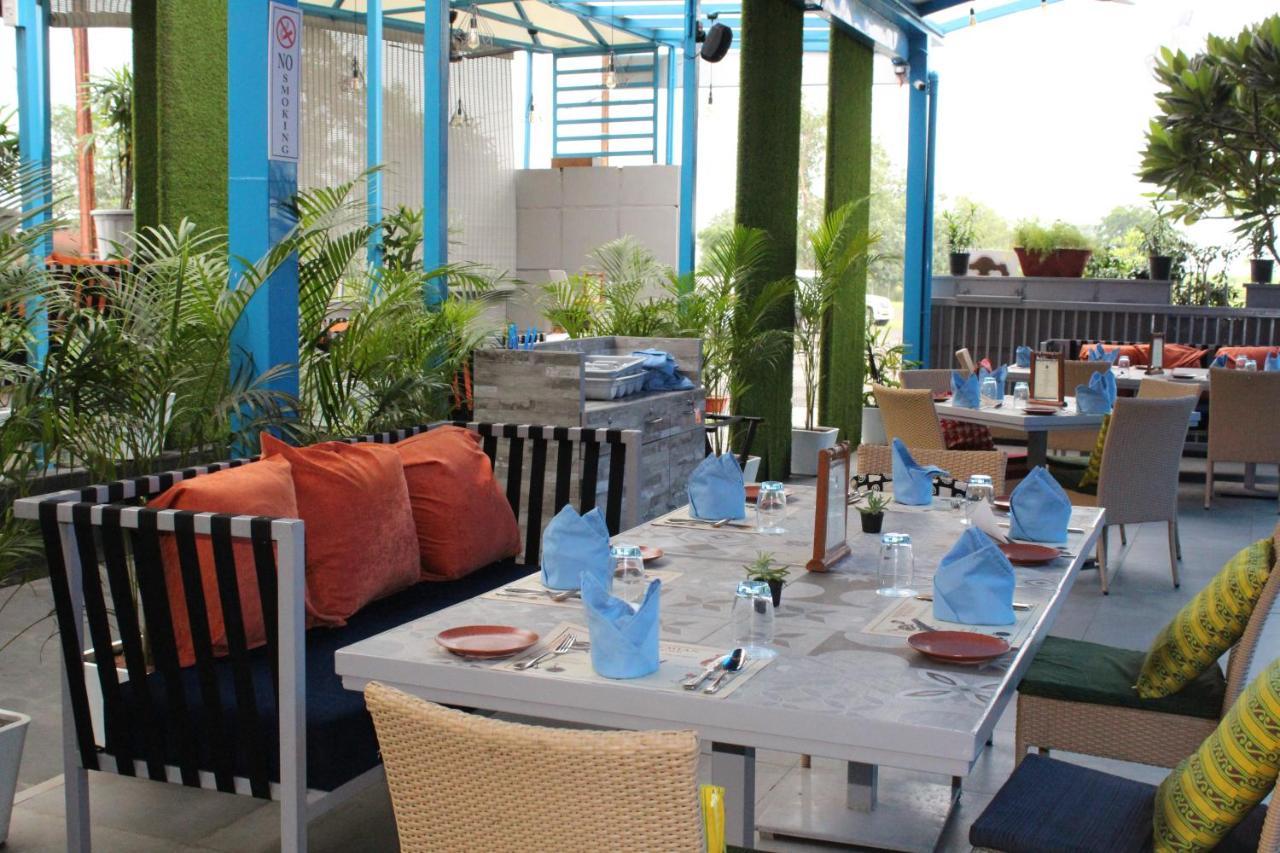 Jalsa Resort Indore Luaran gambar